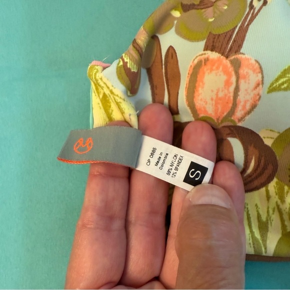 Maaji Multicolor Floral Bikini reversible, lined , padded top. Size S woman’s - Picture 8 of 13